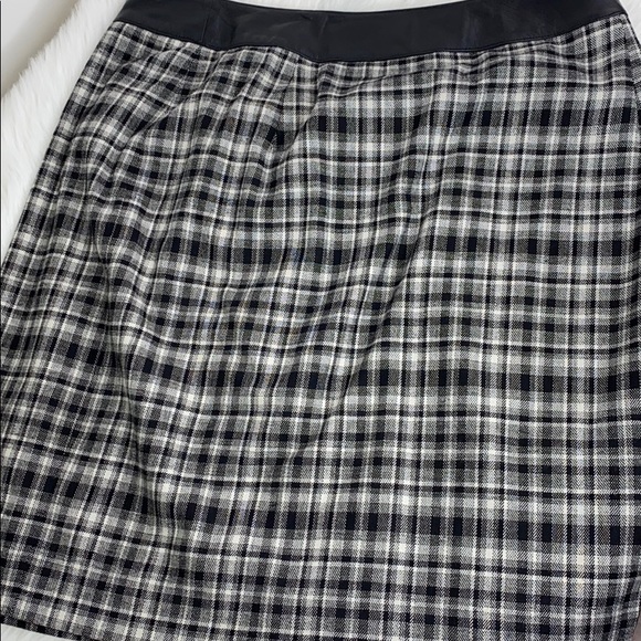 Anne Klein Plaid Mini Skirt - Picture 6 of 9